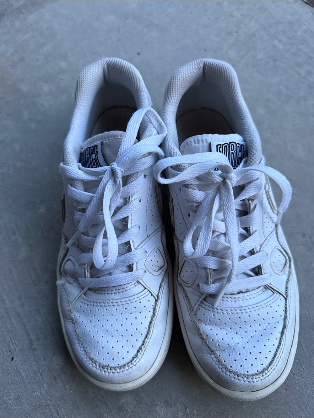 Nike Kids White Low-Top Leather Sneakers - Picture 2 of 3
